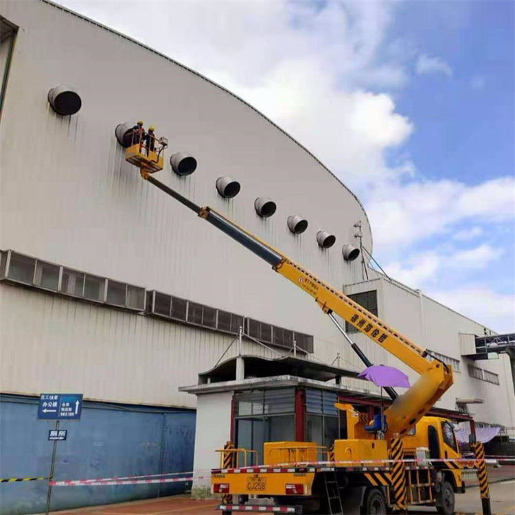 东英镇高空作业车出租服务：专业广告牌安装解决方案