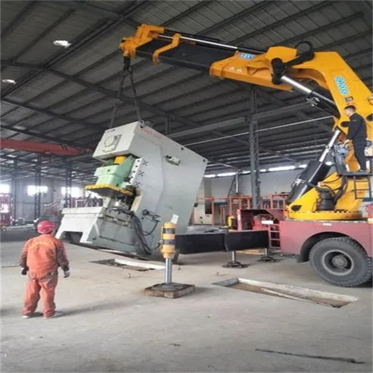 东英镇80吨折臂吊车出租附近电话