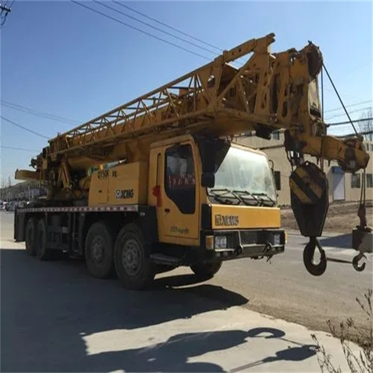 东英镇哪里有专业吊车出租